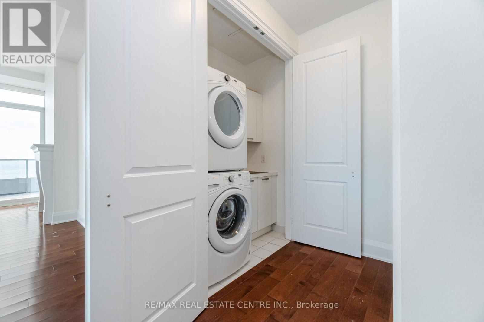 808 - 11 BRONTE ROAD Image 33