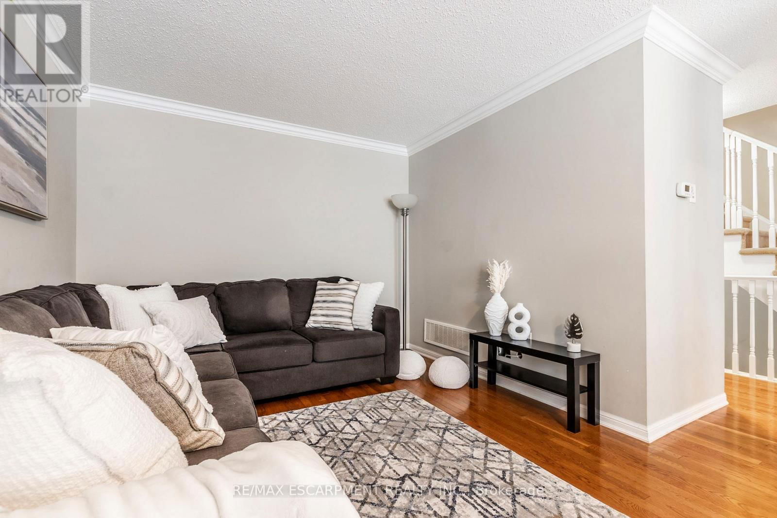 280 WETENHALL LANDING Image 13