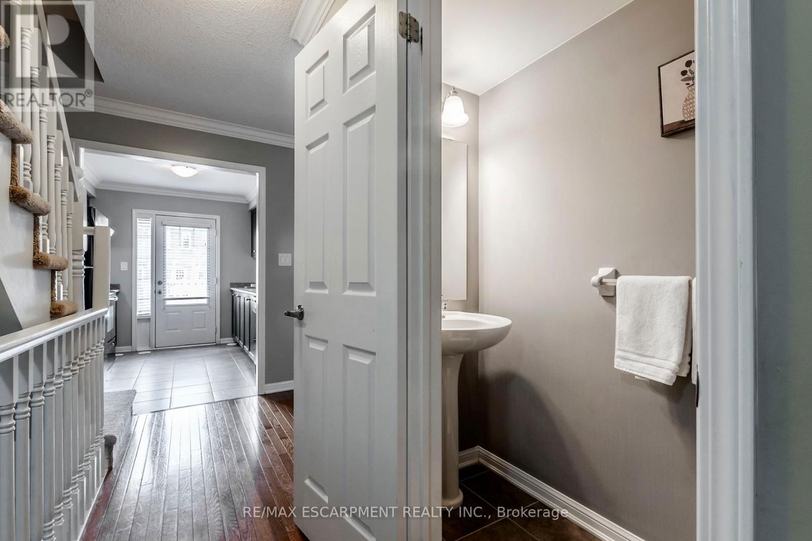 280 WETENHALL LANDING Image 16
