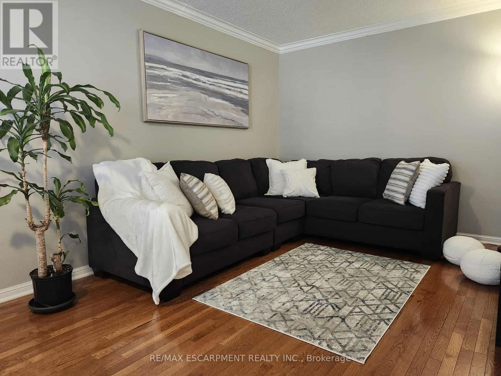 280 WETENHALL LANDING Image 2