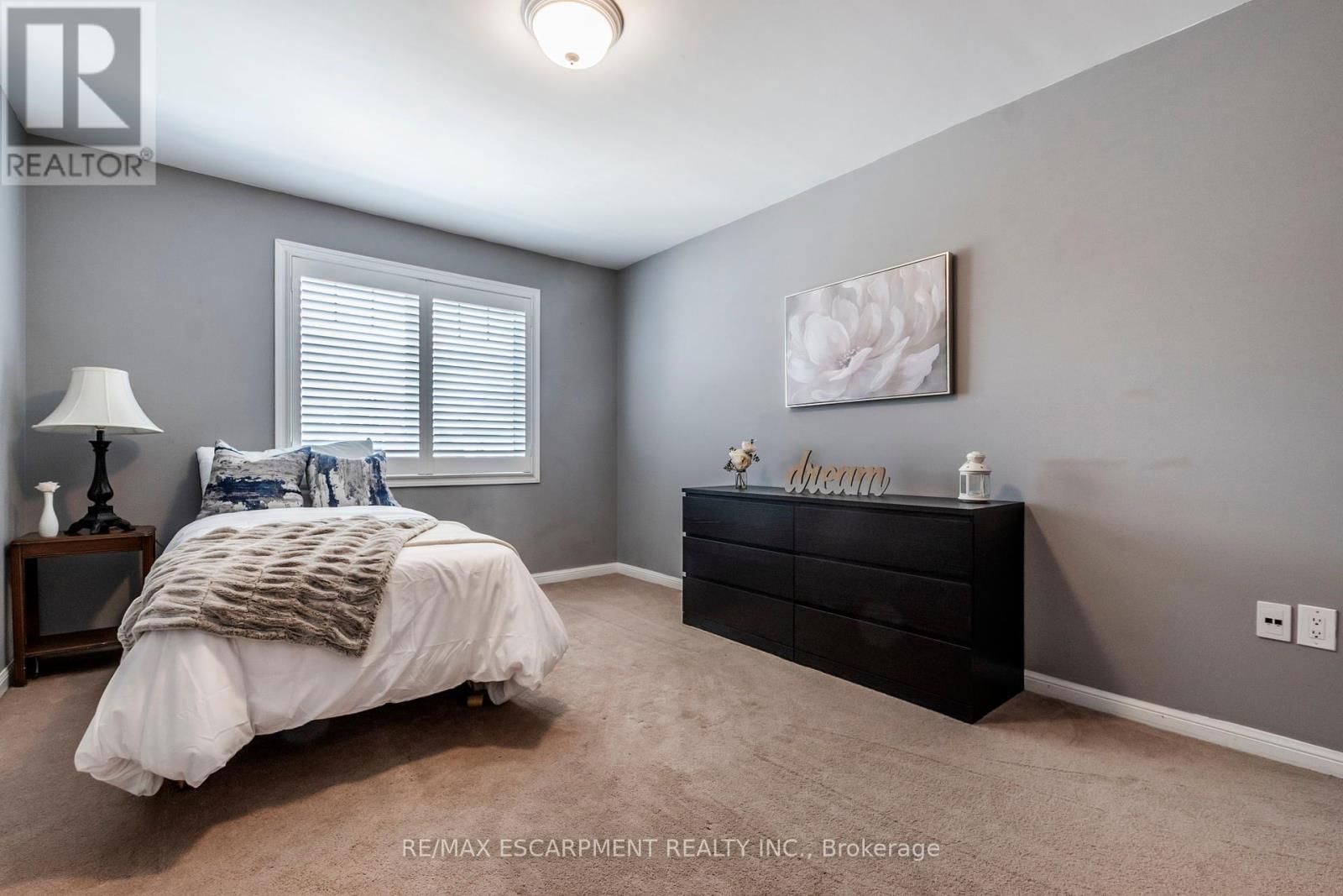 280 WETENHALL LANDING Image 24