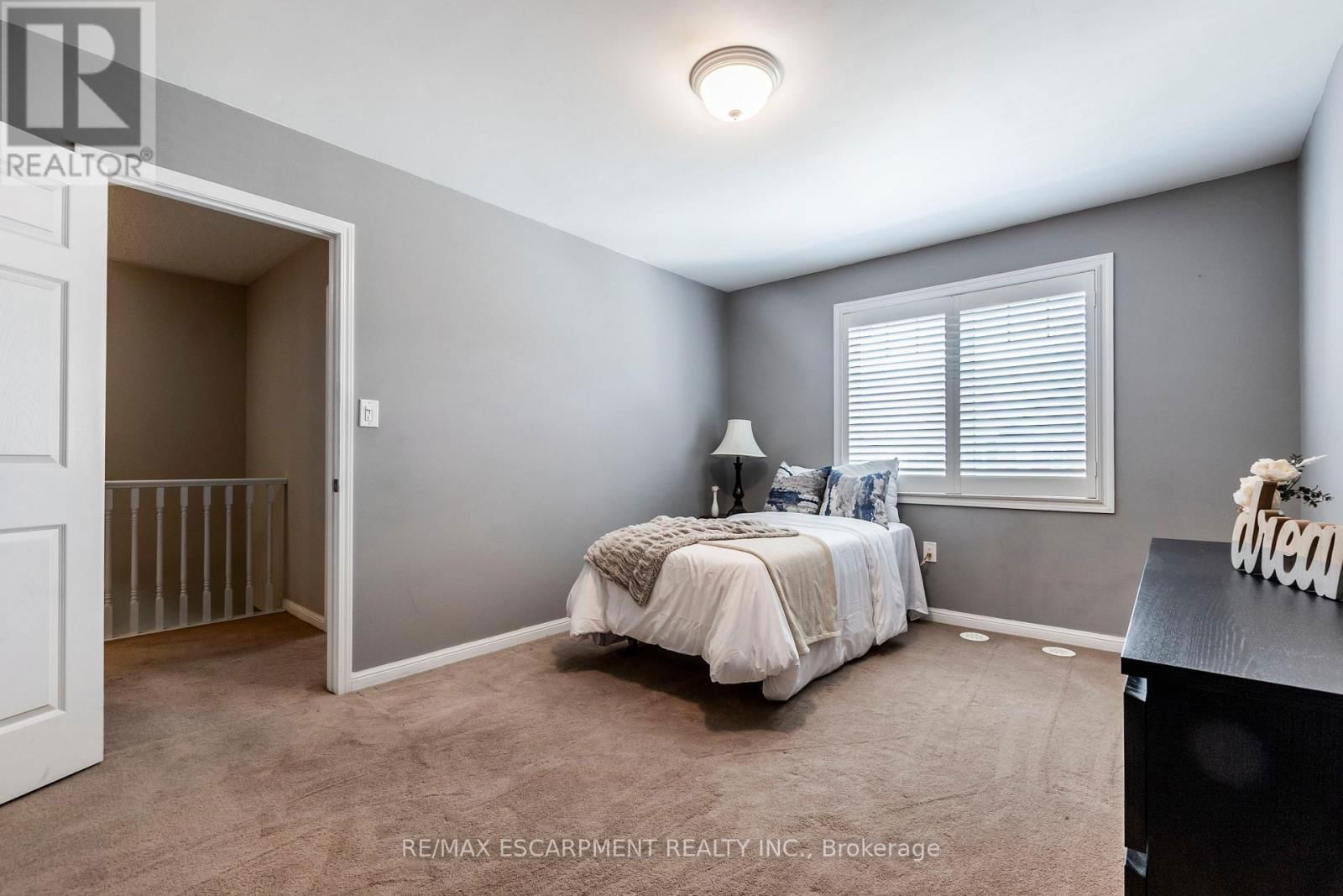 280 WETENHALL LANDING Image 25