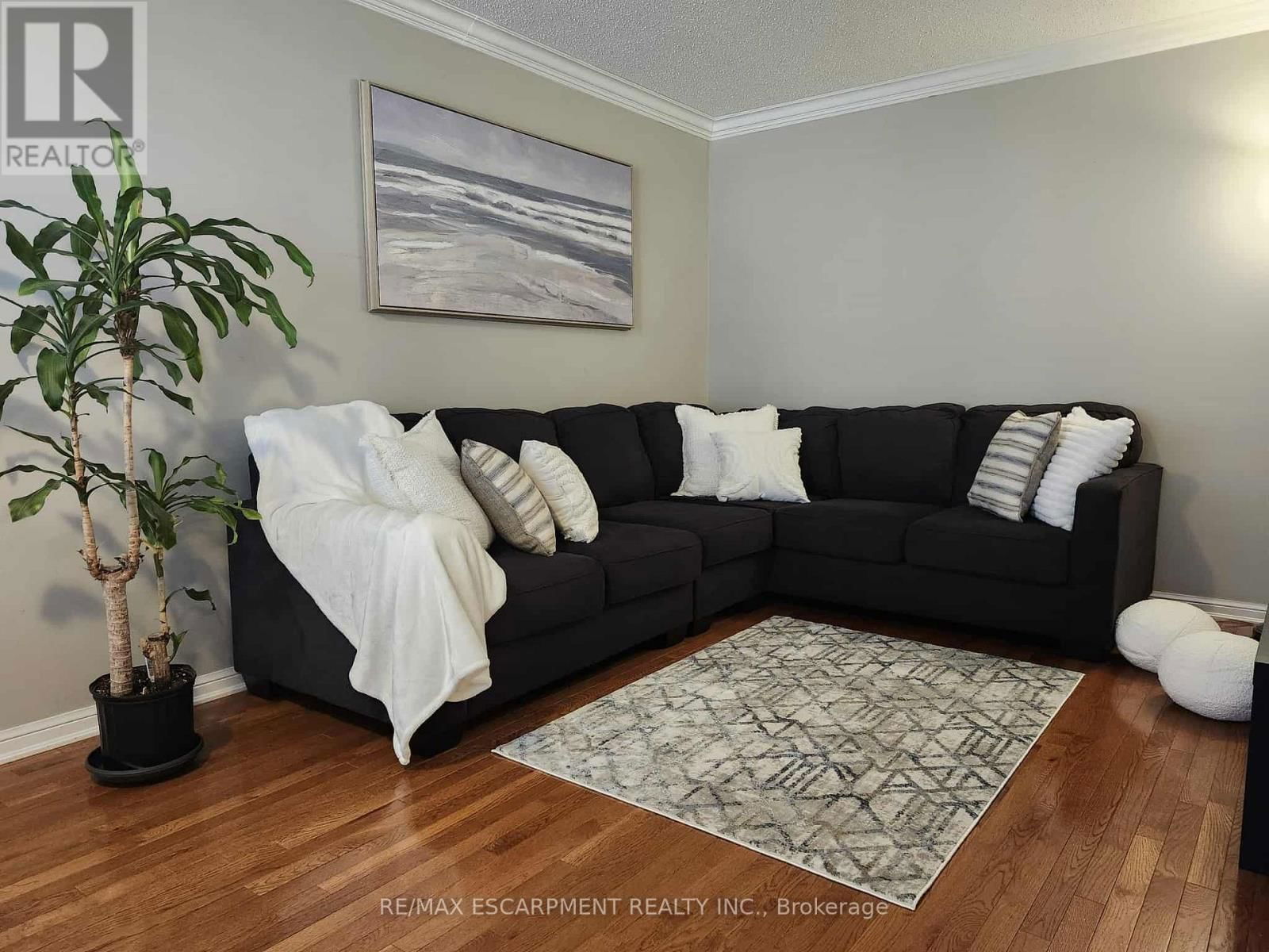 280 WETENHALL LANDING Image 32
