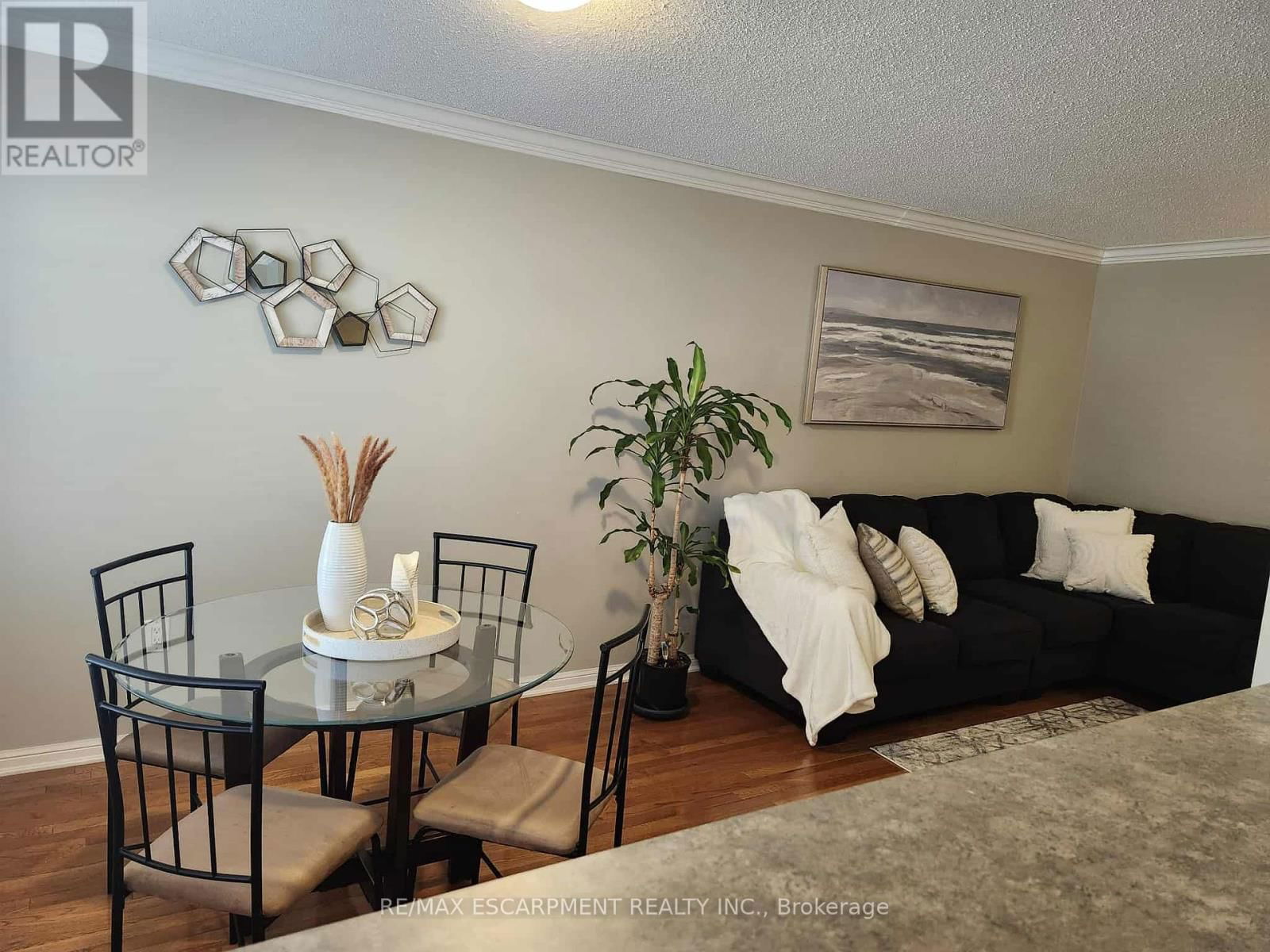 280 WETENHALL LANDING Image 34