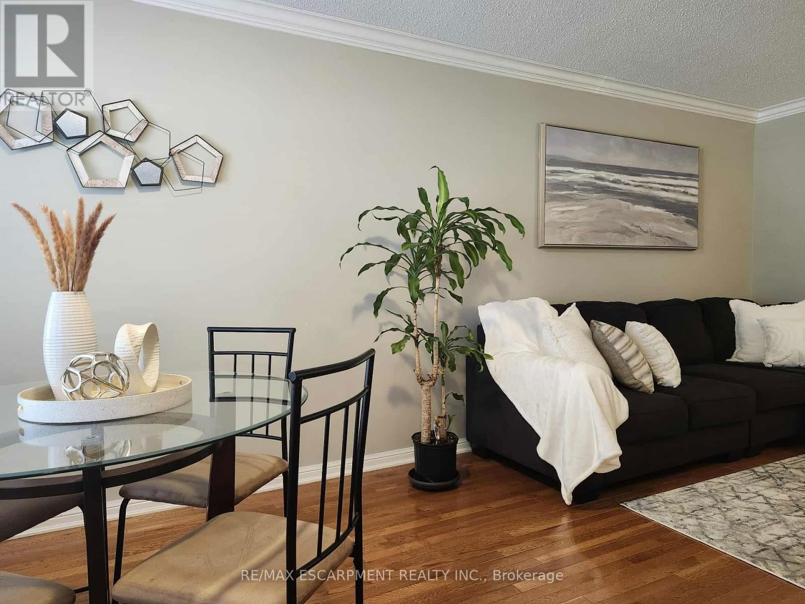 280 WETENHALL LANDING Image 36
