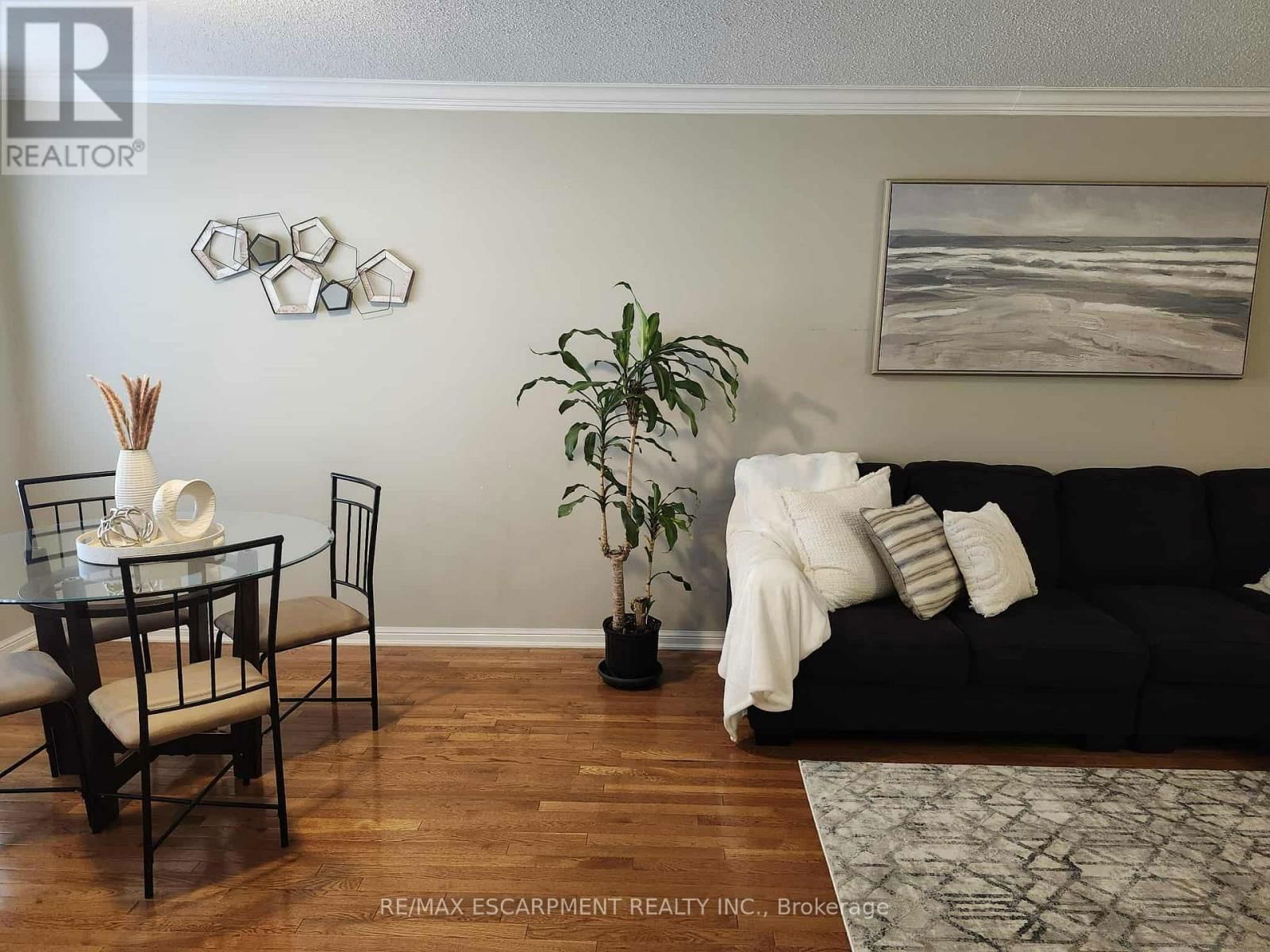 280 WETENHALL LANDING Image 39