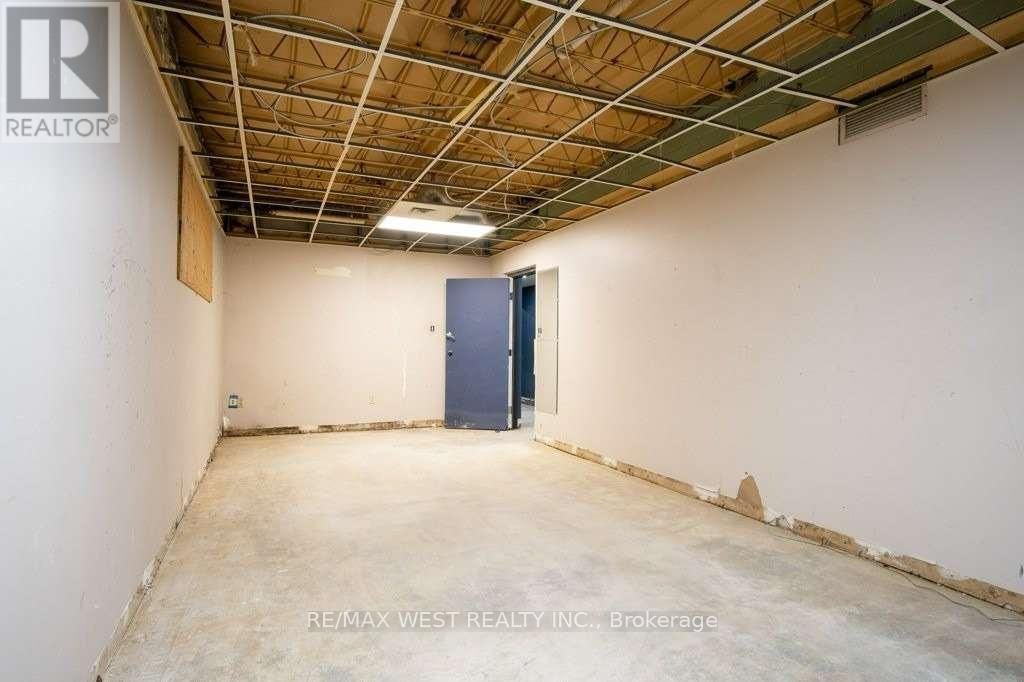 1 - 1340 THE QUEENSWAY AVENUE Image 16