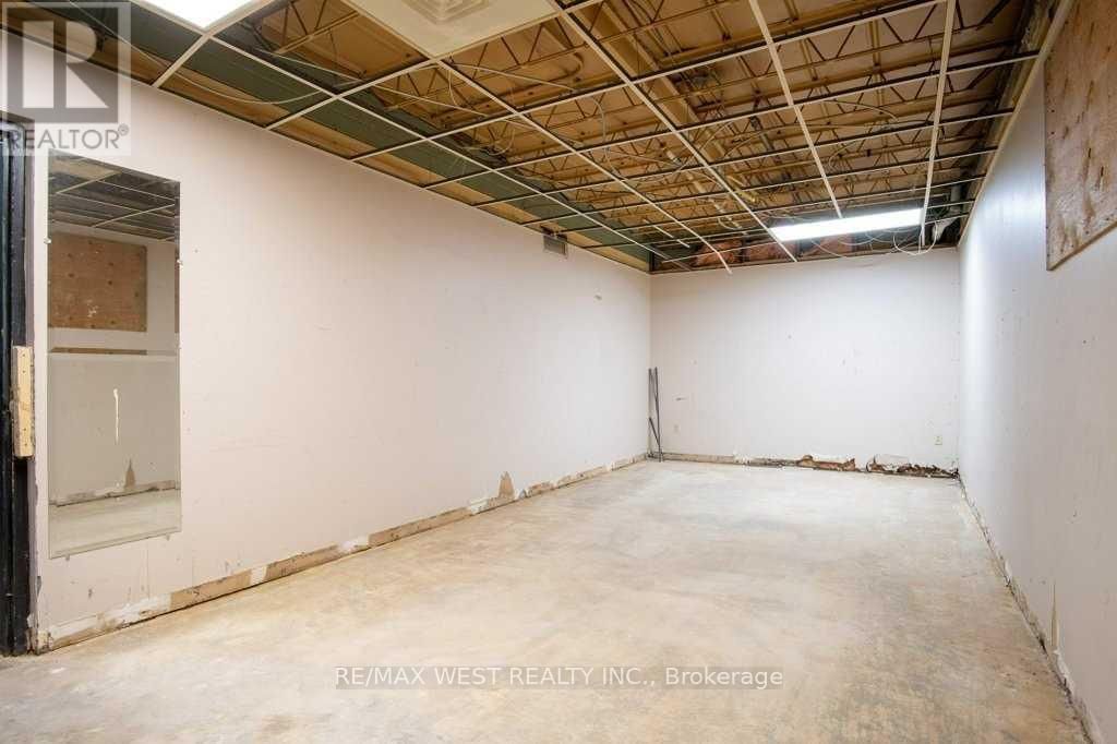 1 - 1340 THE QUEENSWAY AVENUE Image 17