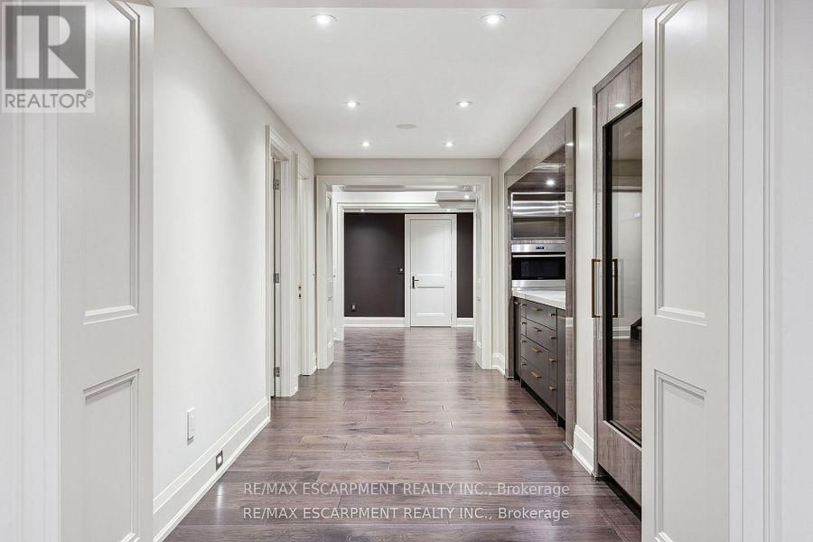282 TUDOR AVENUE Image 32
