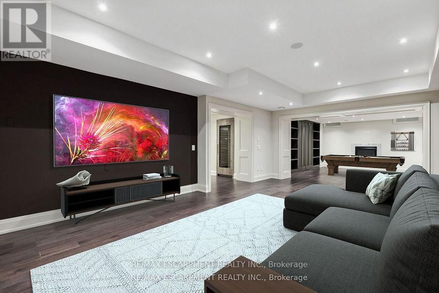 282 TUDOR AVENUE Image 33