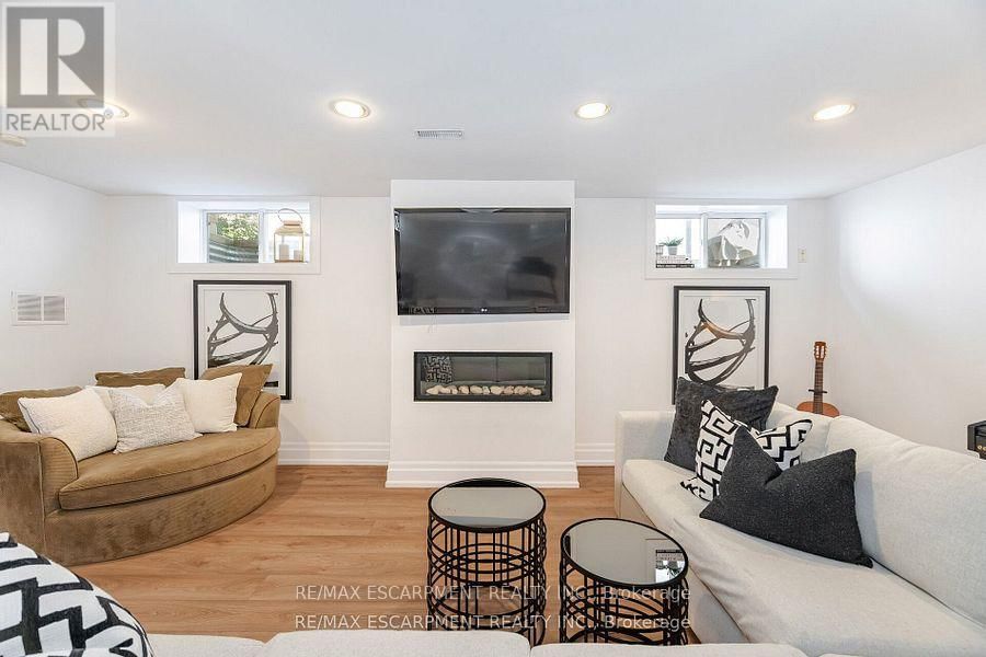 2126 GRANGE DRIVE Image 34
