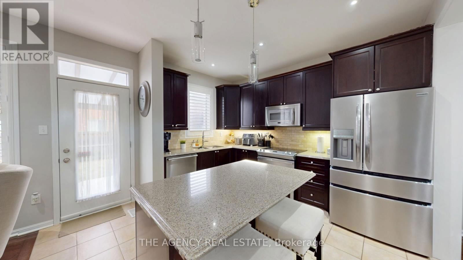 346 SCHREYER CRESCENT Image 12