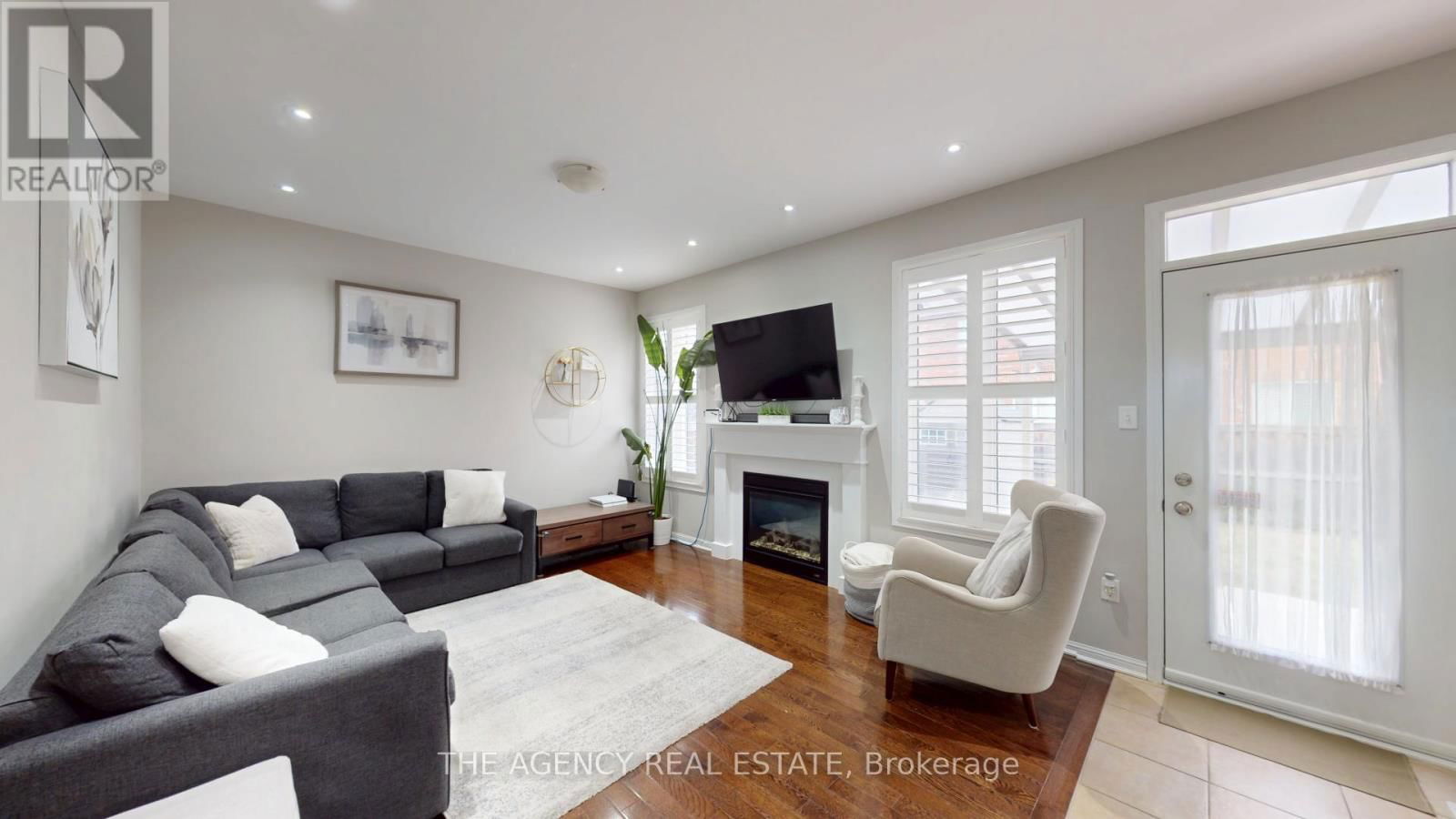 346 SCHREYER CRESCENT Image 18