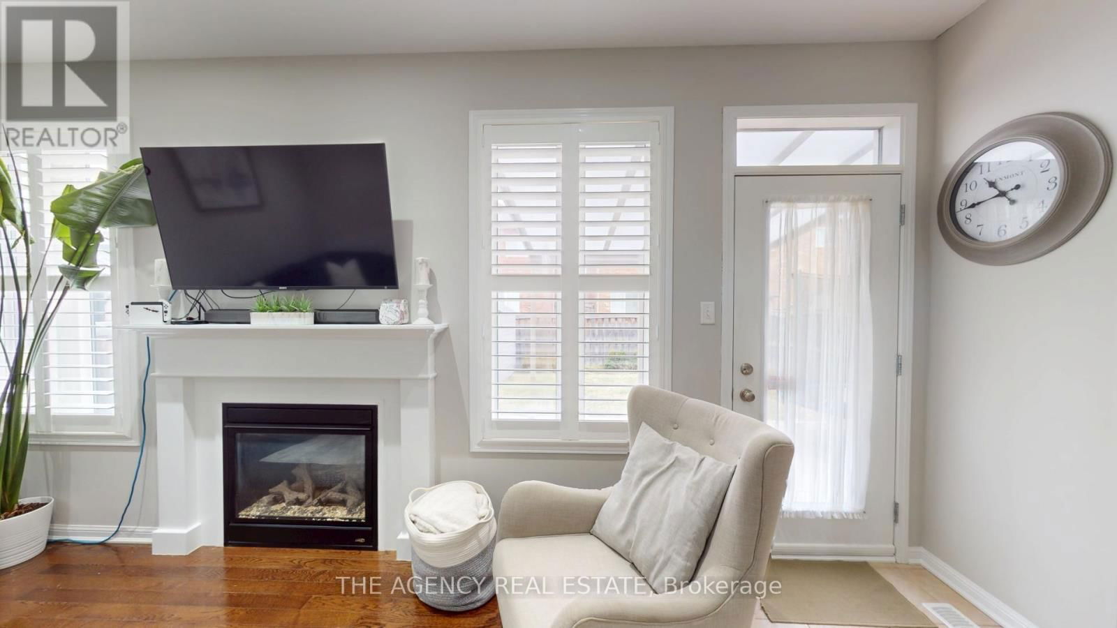 346 SCHREYER CRESCENT Image 22