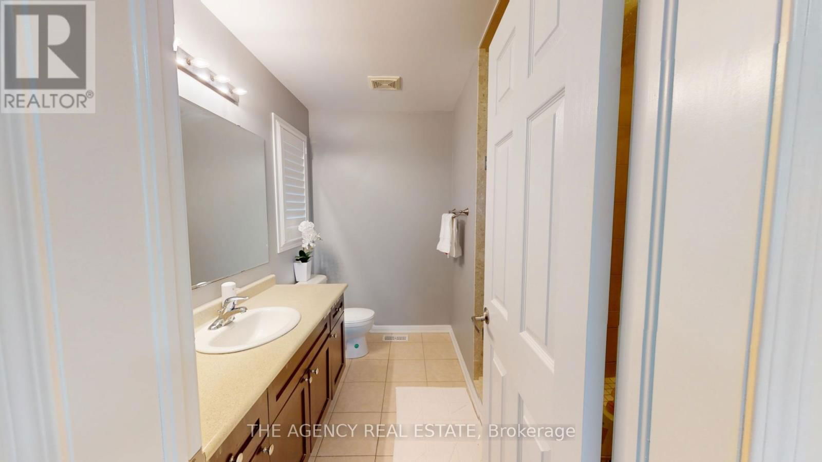 346 SCHREYER CRESCENT Image 28