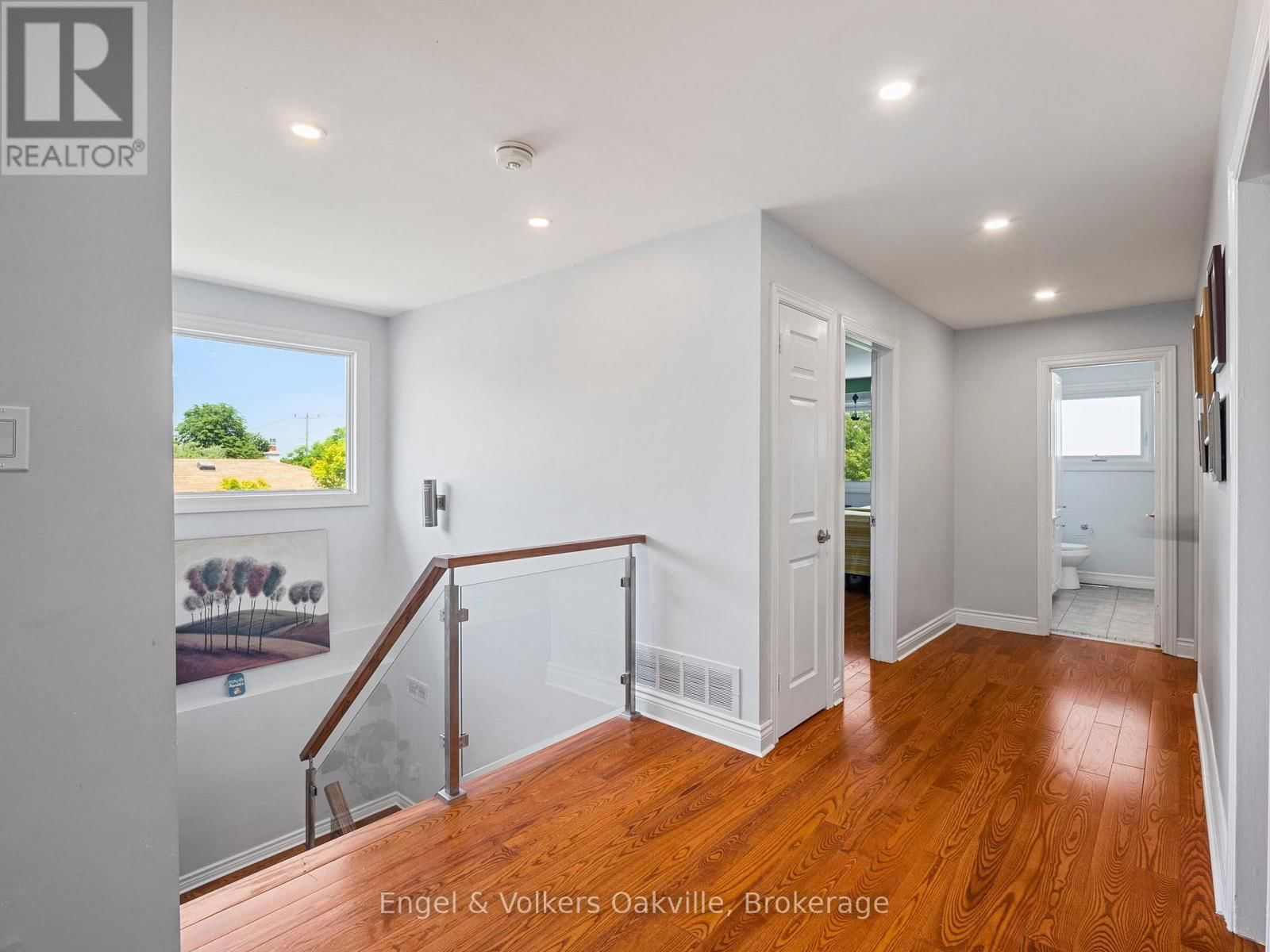 2215 SPRINGFIELD COURT Image 17