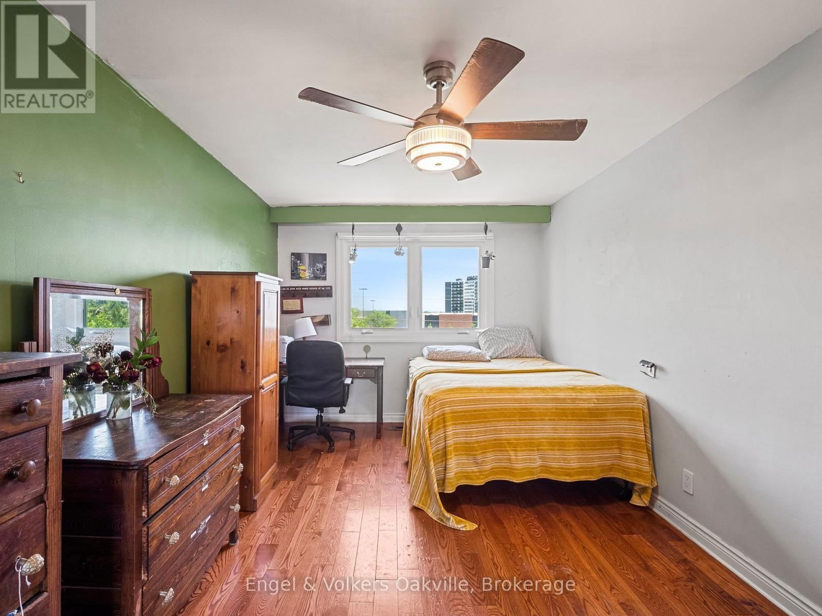 2215 SPRINGFIELD COURT Image 25