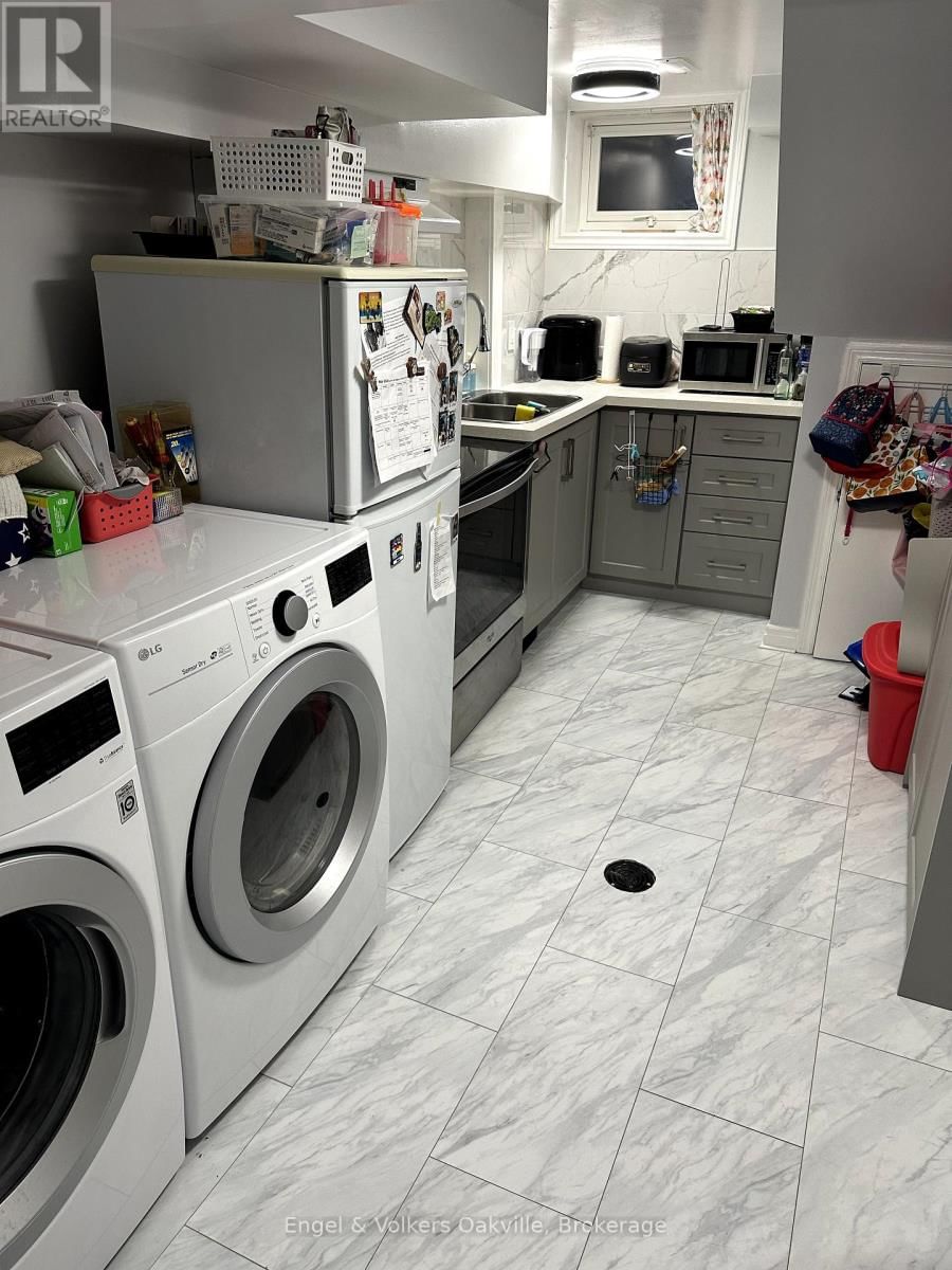2215 SPRINGFIELD COURT Image 32