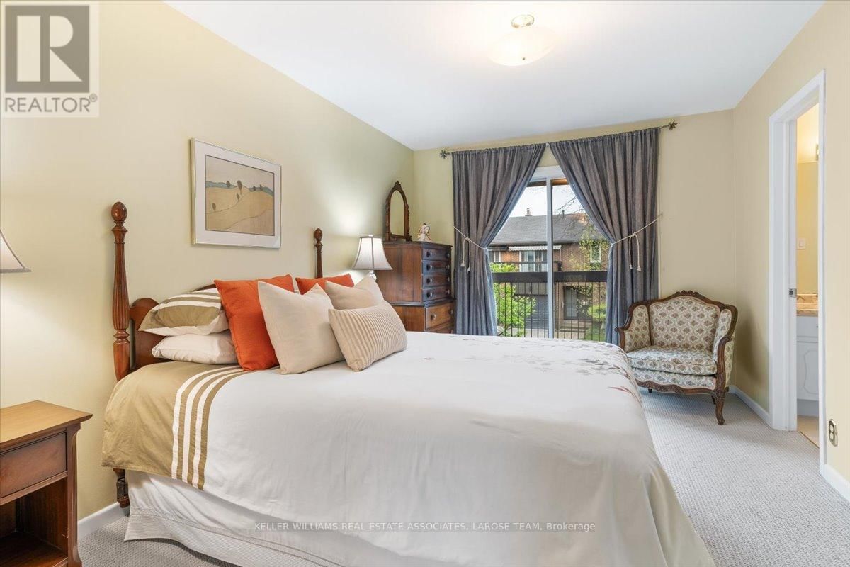 16 - 1393 ROYAL YORK ROAD Image 12