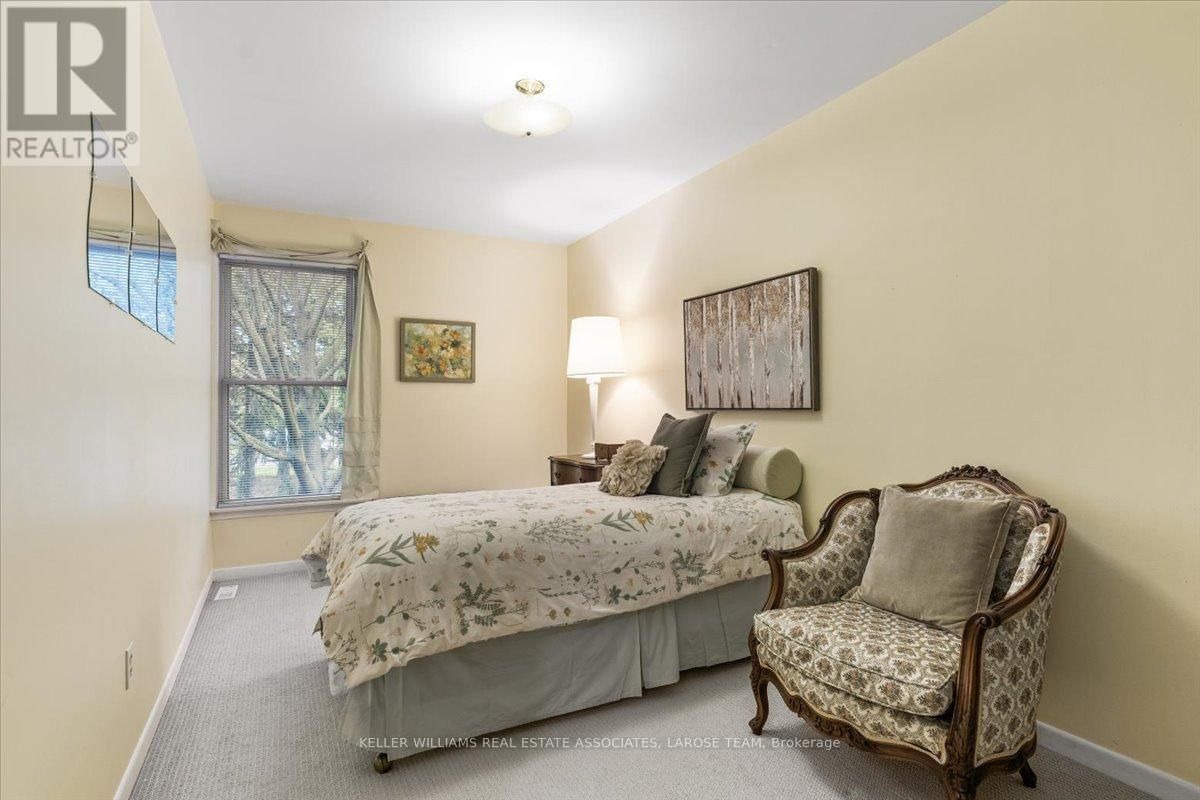 16 - 1393 ROYAL YORK ROAD Image 15