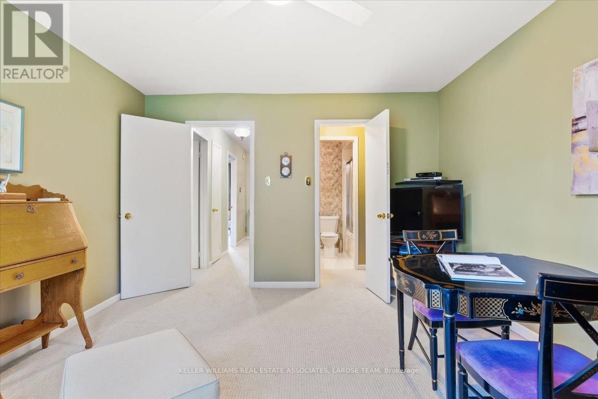 16 - 1393 ROYAL YORK ROAD Image 17