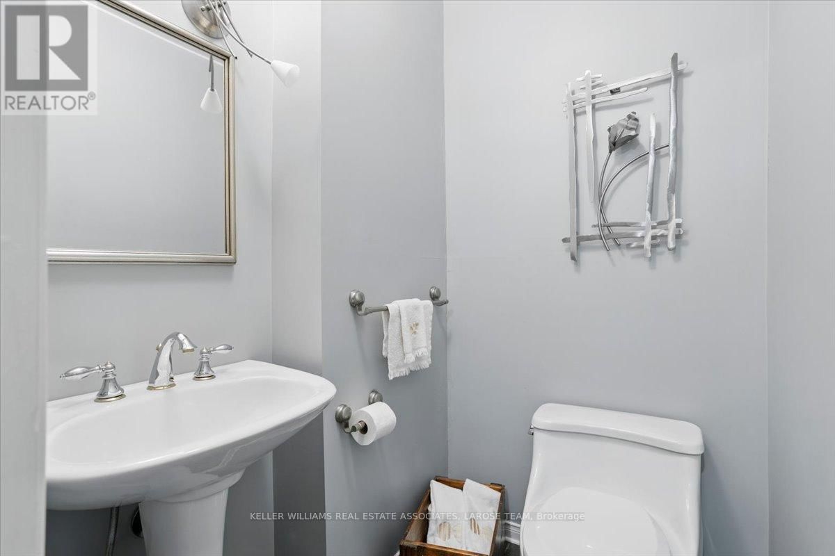 16 - 1393 ROYAL YORK ROAD Image 18