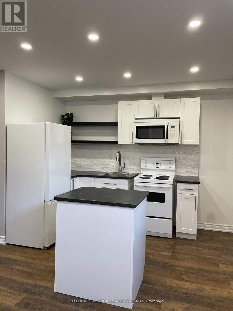 233 LAKESHORE ROAD EAST Image 31