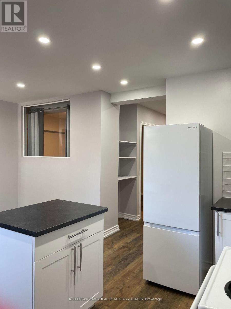 233 LAKESHORE ROAD EAST Image 38