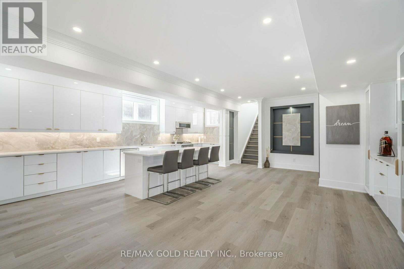 36 WILLIAM STREET Image 40
