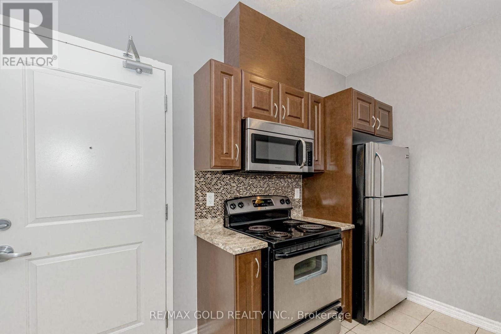 108 - 1360 COSTIGAN ROAD Image 22