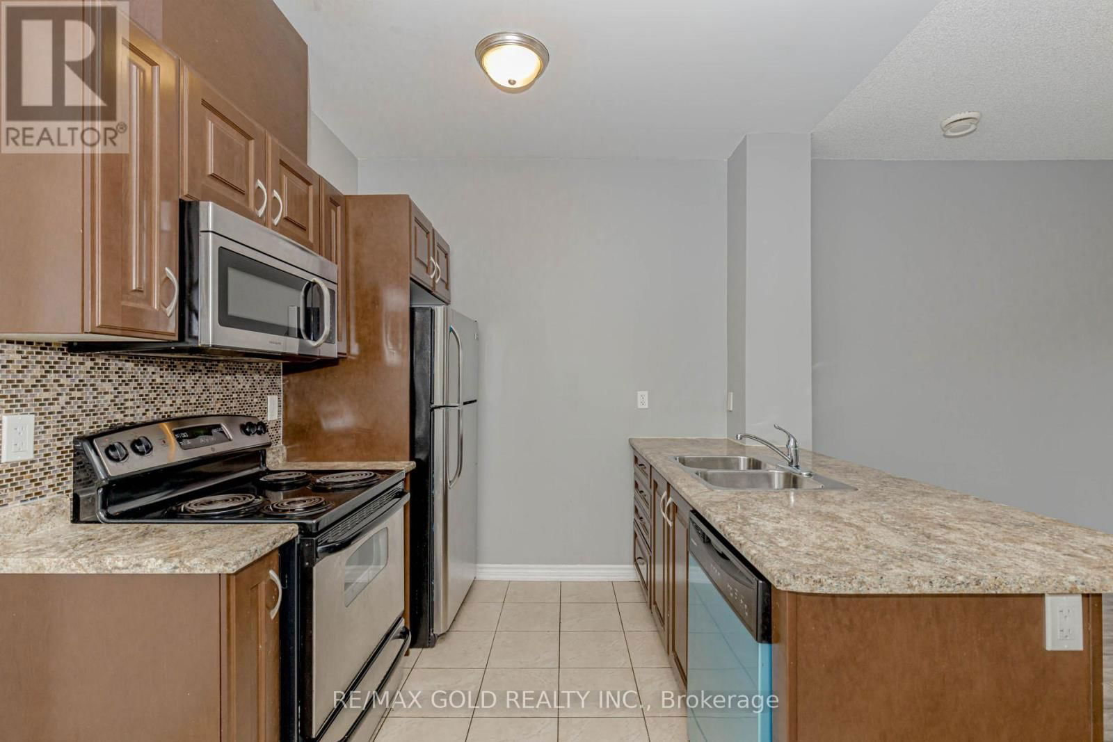 108 - 1360 COSTIGAN ROAD Image 23