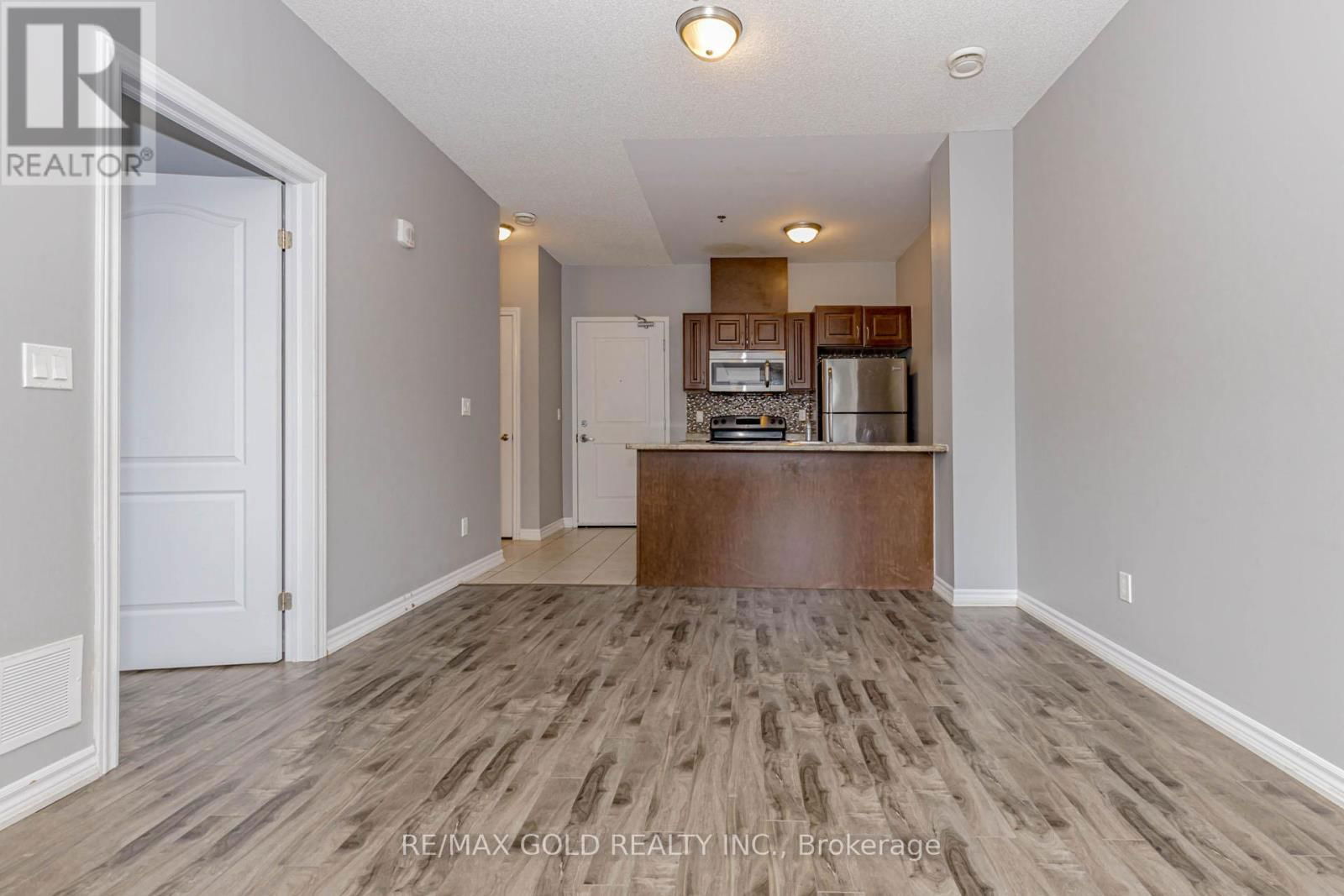 108 - 1360 COSTIGAN ROAD Image 30
