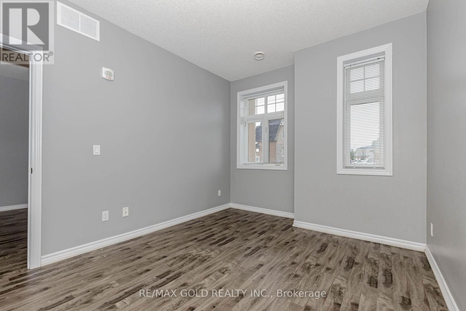 108 - 1360 COSTIGAN ROAD Image 33