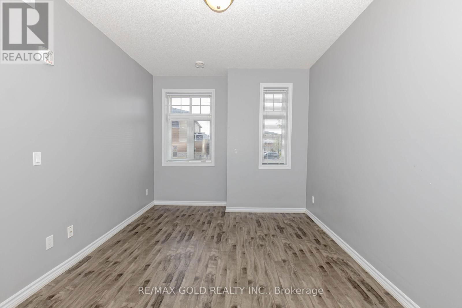 108 - 1360 COSTIGAN ROAD Image 34