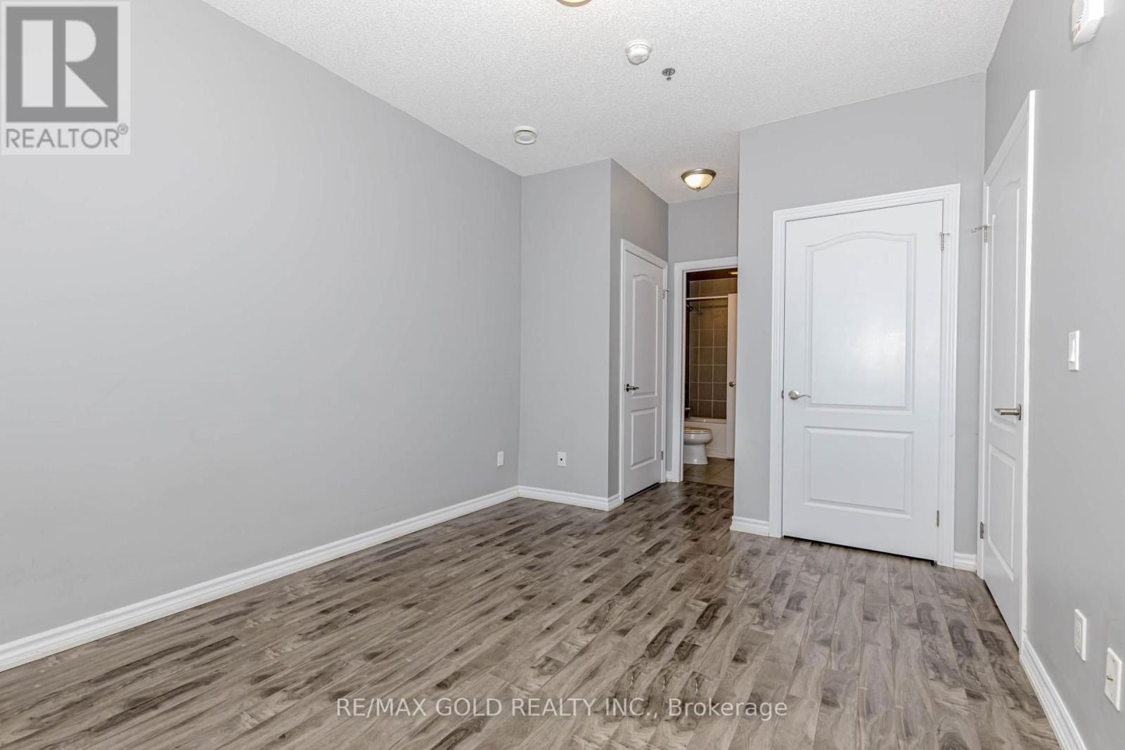 108 - 1360 COSTIGAN ROAD Image 36