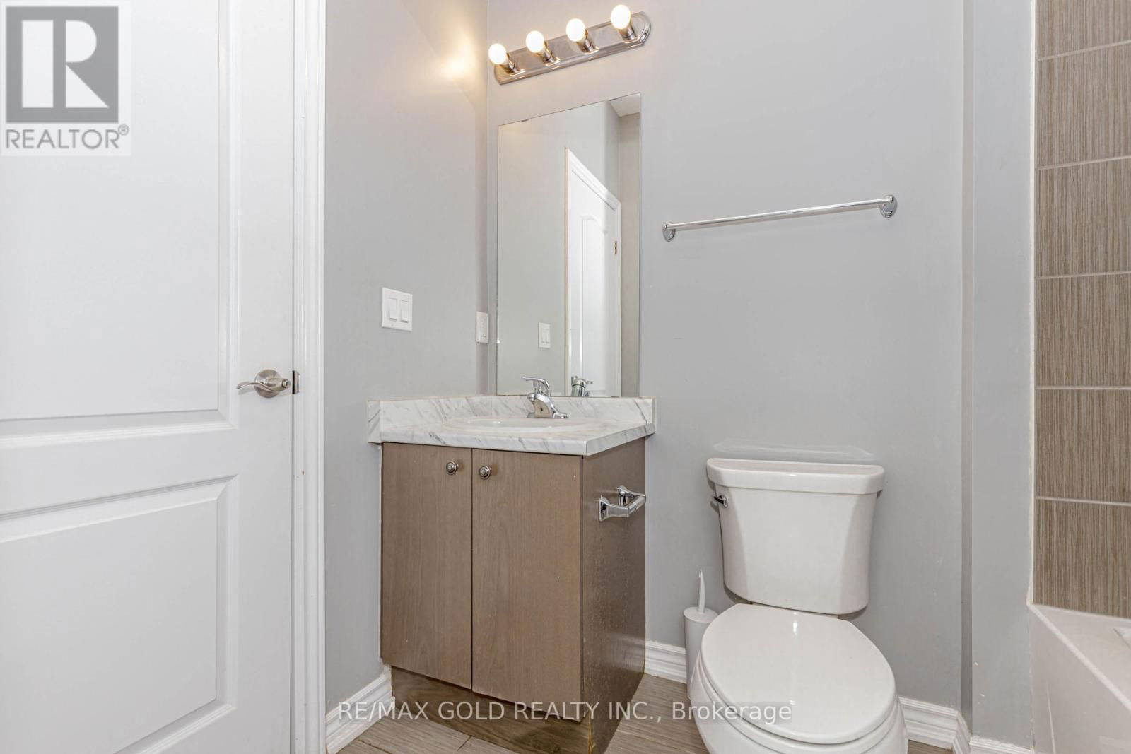 108 - 1360 COSTIGAN ROAD Image 39