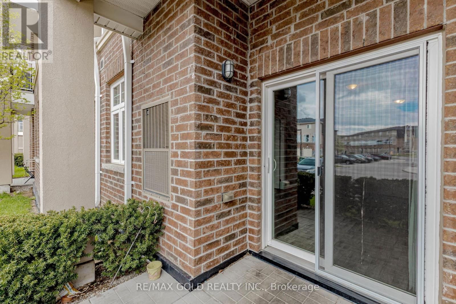 108 - 1360 COSTIGAN ROAD Image 45