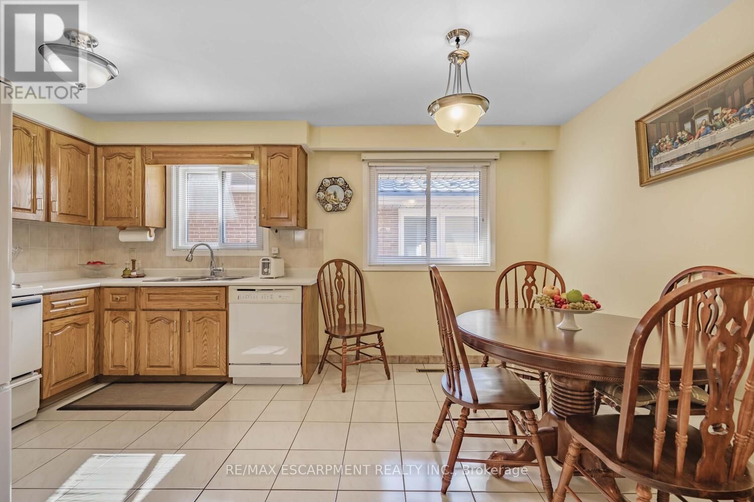 1227 ALEXANDRA AVENUE Image 11