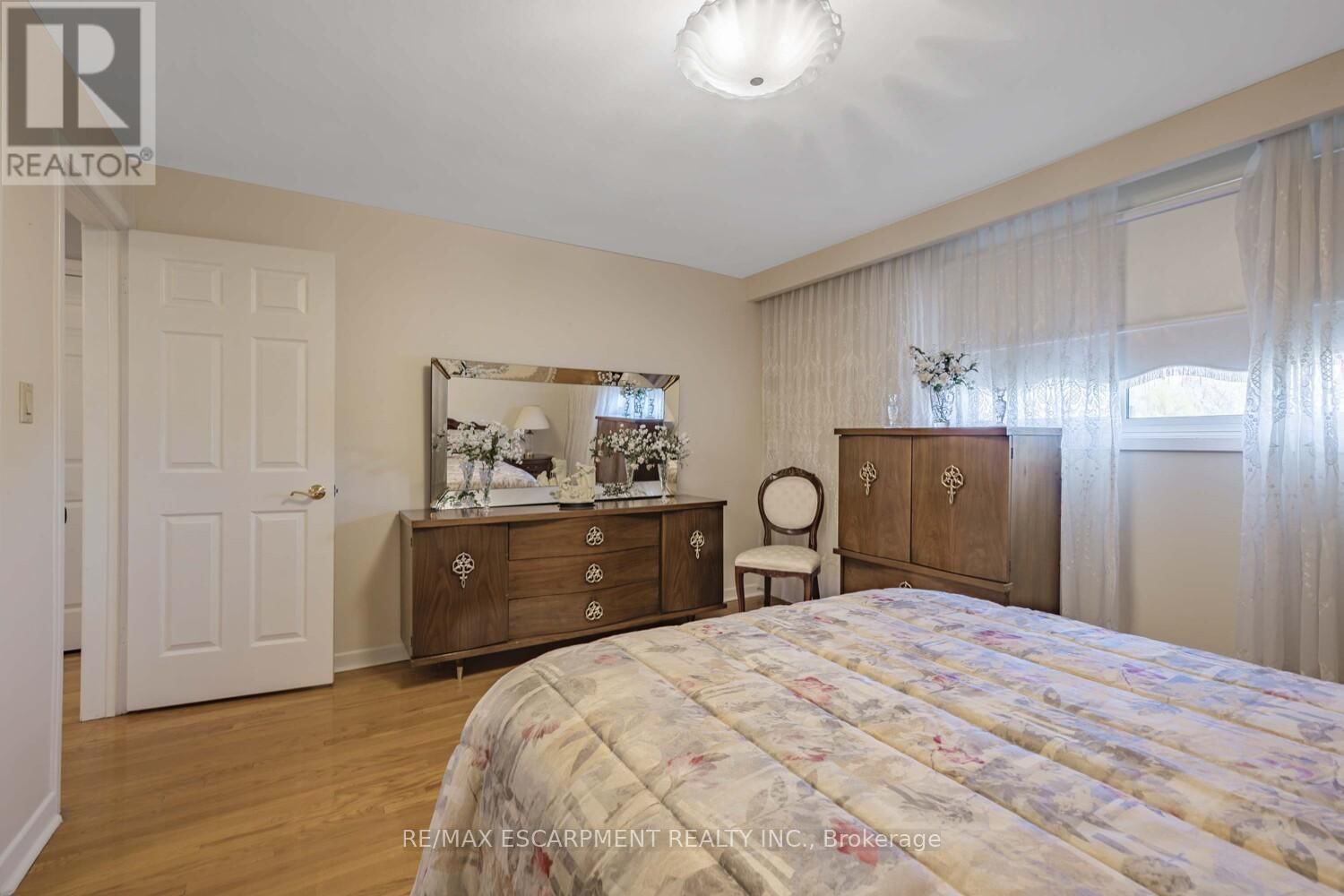 1227 ALEXANDRA AVENUE Image 16