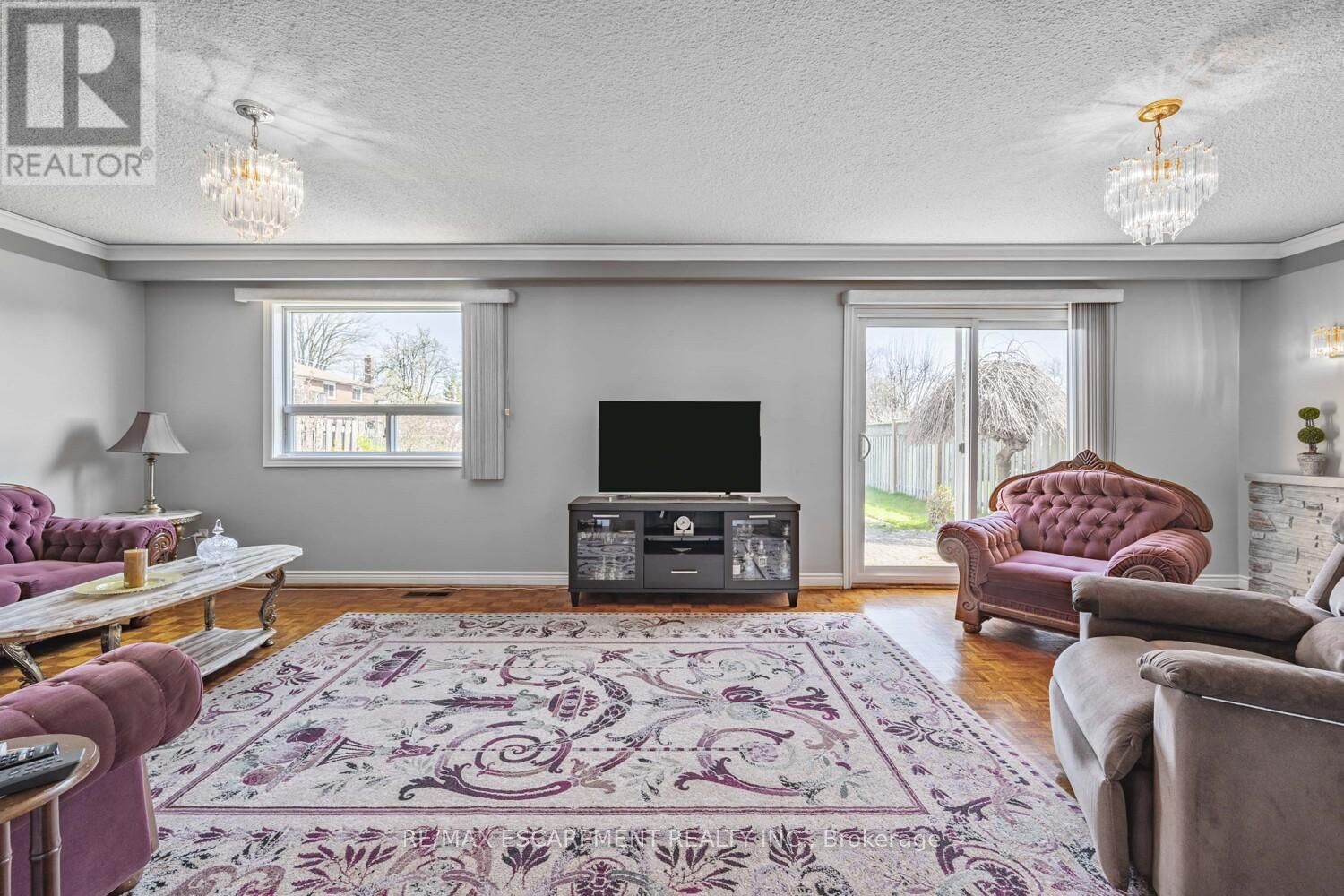 1227 ALEXANDRA AVENUE Image 23