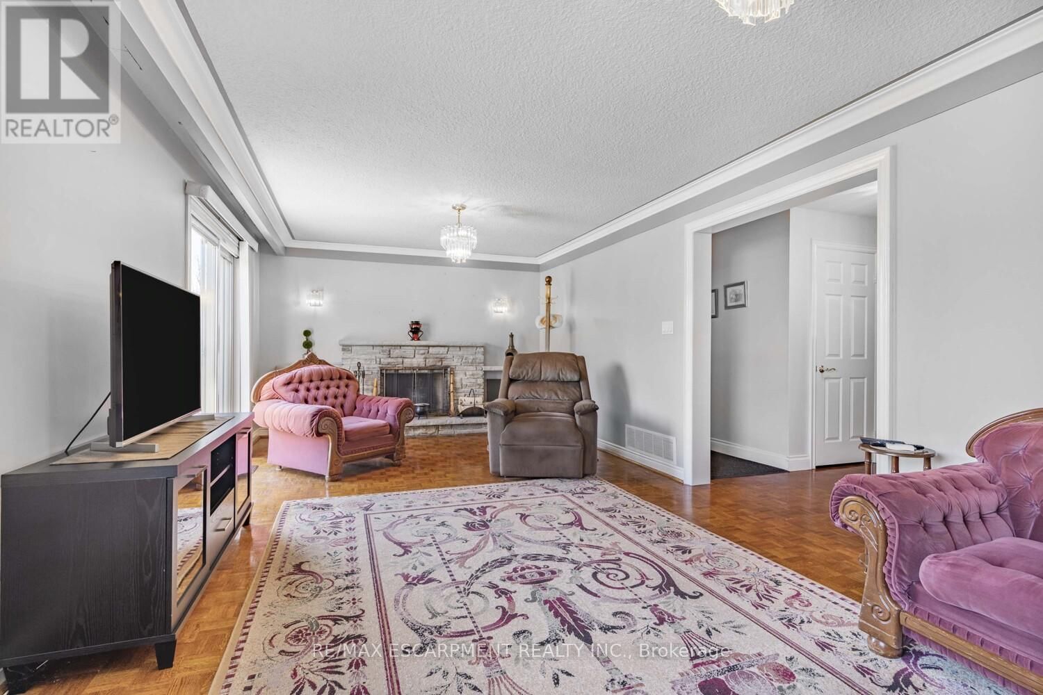 1227 ALEXANDRA AVENUE Image 25