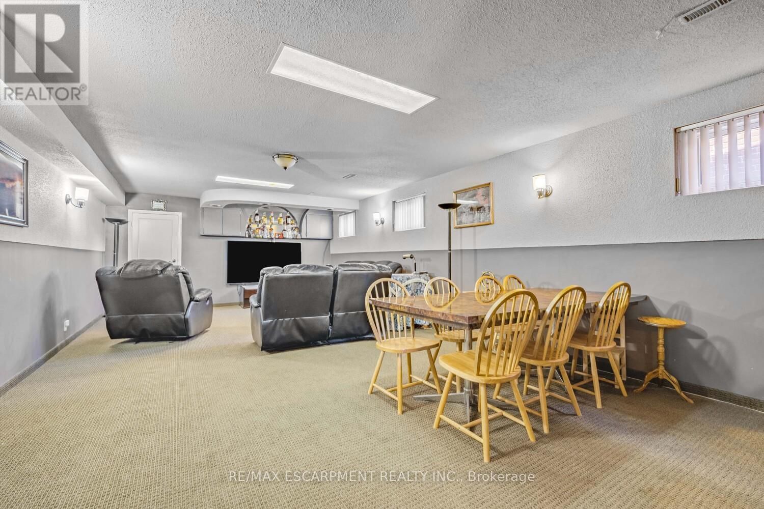 1227 ALEXANDRA AVENUE Image 28