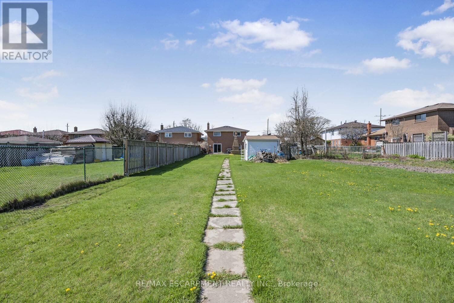 1227 ALEXANDRA AVENUE Image 36