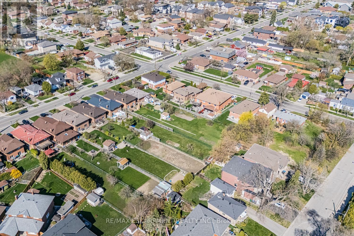 1227 ALEXANDRA AVENUE Image 37