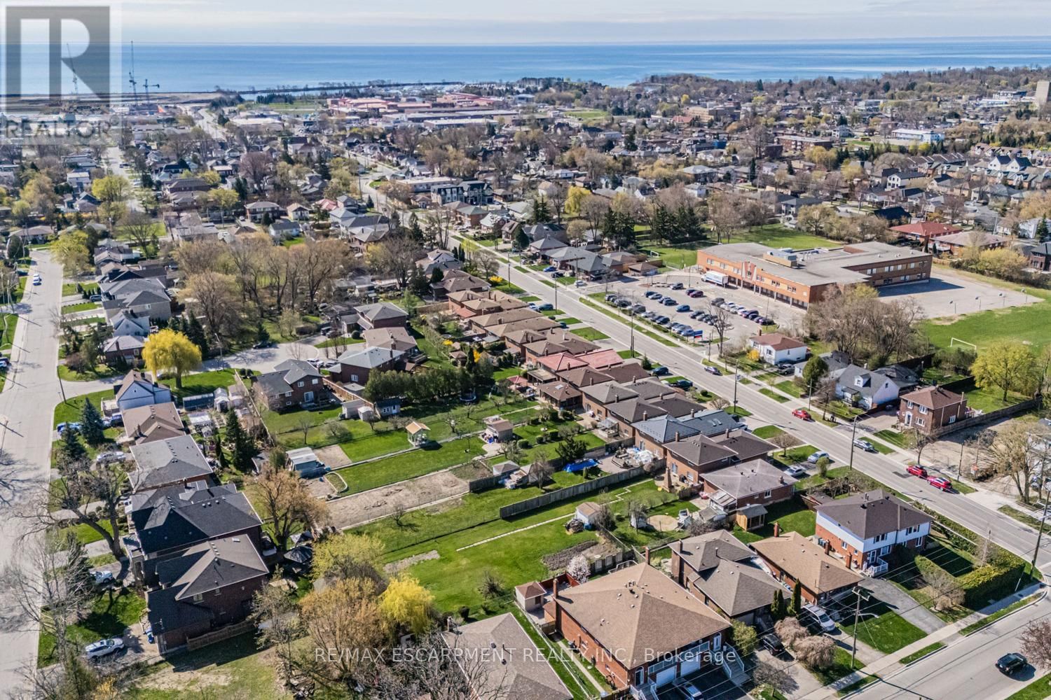 1227 ALEXANDRA AVENUE Image 38
