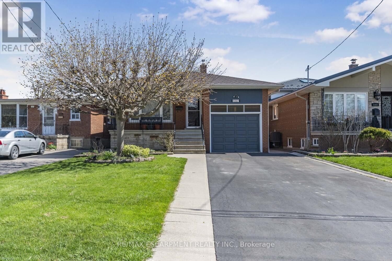 1227 ALEXANDRA AVENUE Image 4
