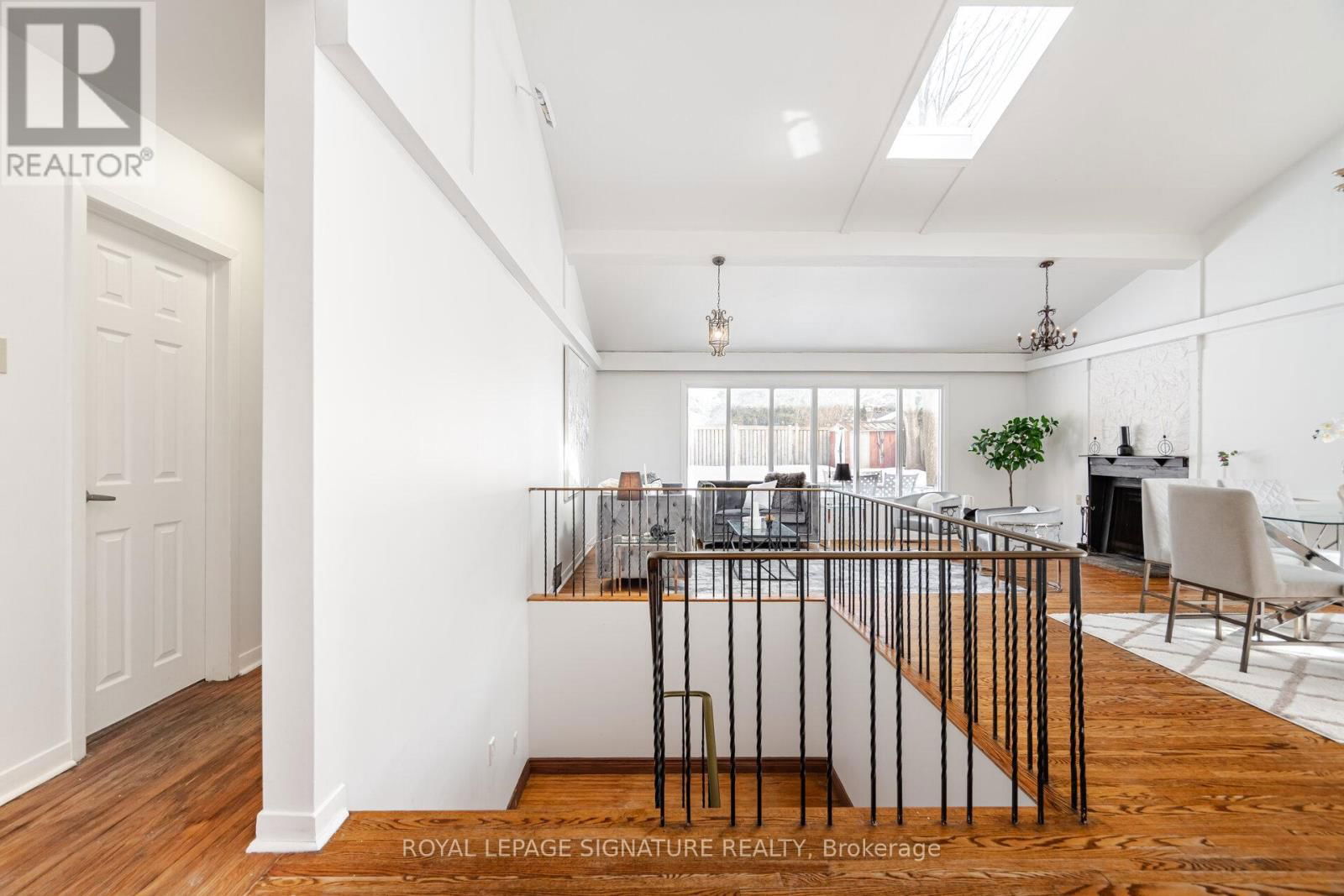 2557 MINDEMOYA ROAD Image 18