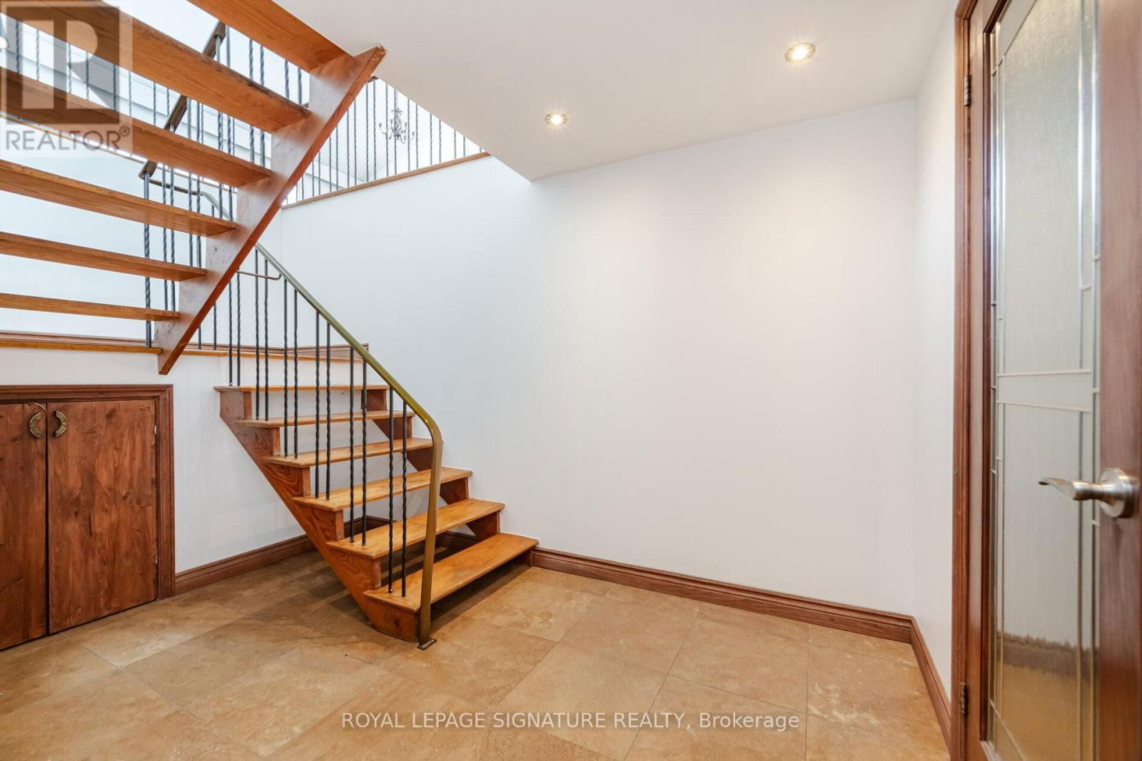 2557 MINDEMOYA ROAD Image 20