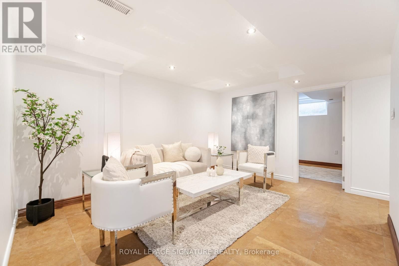 2557 MINDEMOYA ROAD Image 21