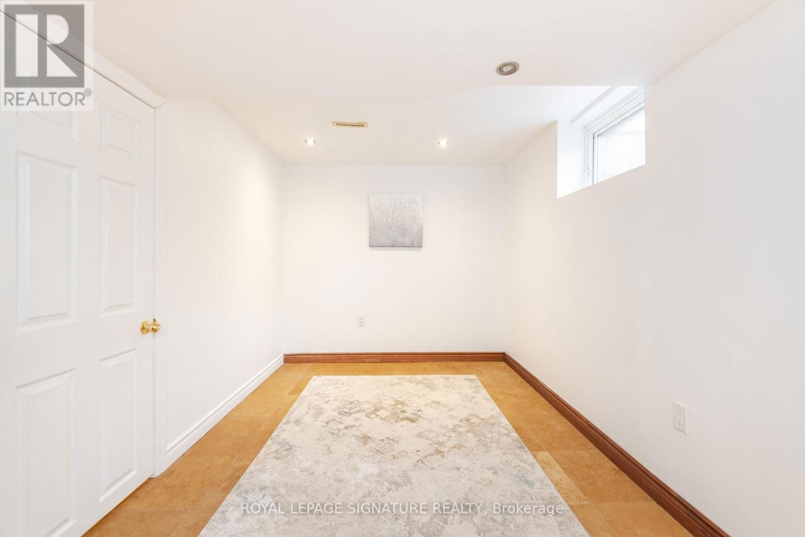 2557 MINDEMOYA ROAD Image 23